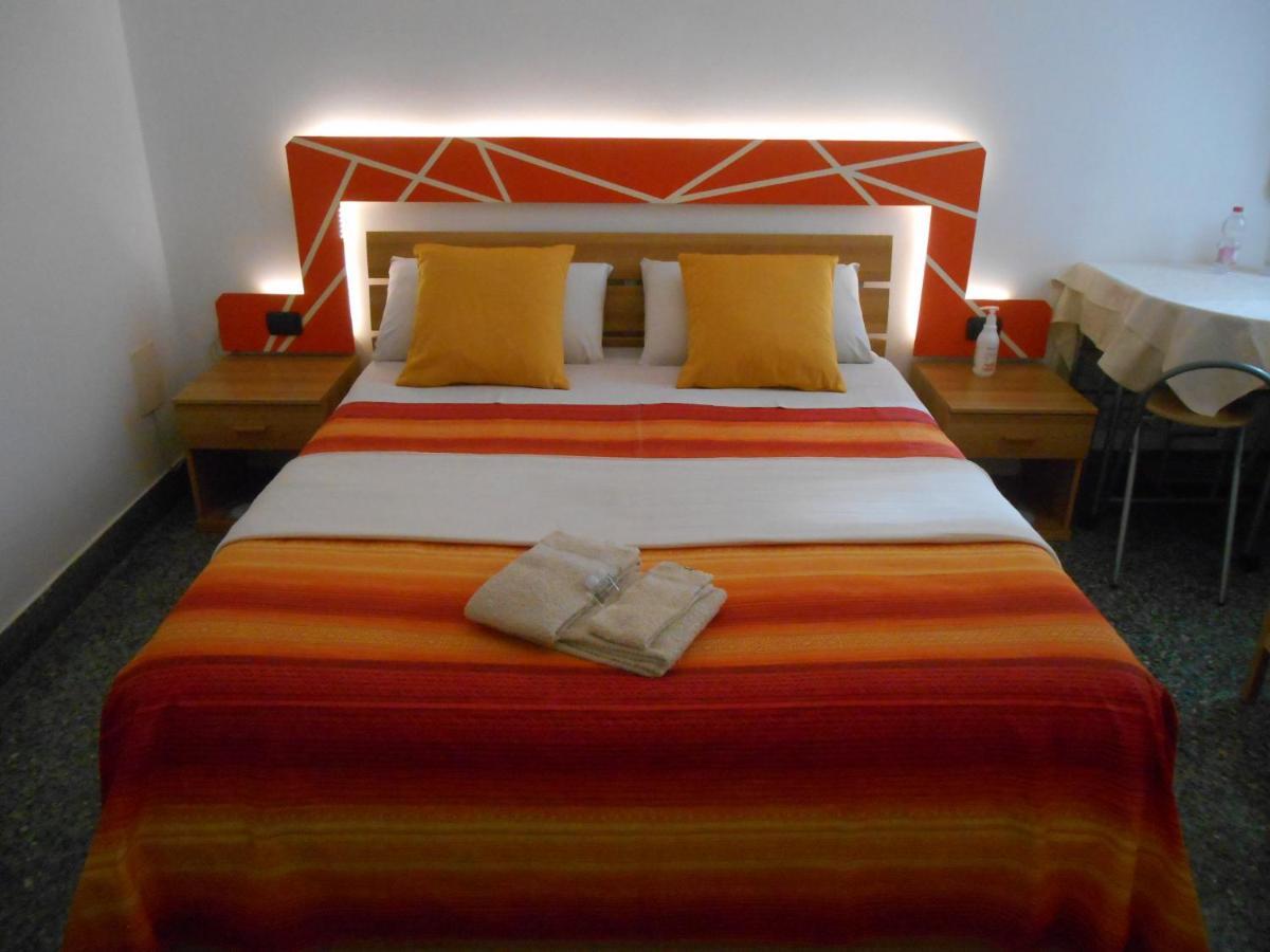 Double Room,1086814405:JPEG